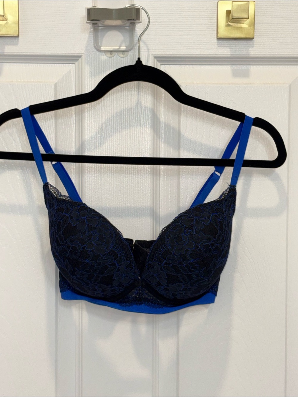 Beyond Sexy Le Senza Bra Size 34DD #1412